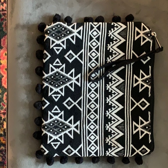 America & Beyond fabric clutch - Picture 2 of 2